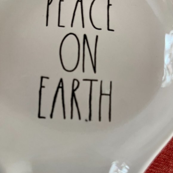 Rae Dunn "Peace on Earth" Spoon rest - Picture 2 of 3